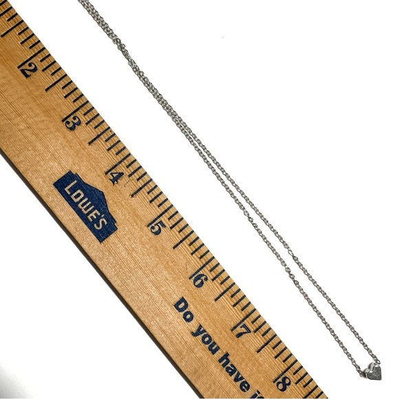 Simple dainty heart pendant silver tone - Picture 5 of 6